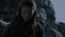 extant_GameOfThrones_4x01-TwoSwords_3172
