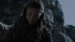 extant_GameOfThrones_4x01-TwoSwords_3174