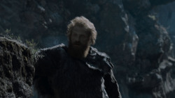 extant_GameOfThrones_4x01-TwoSwords_3179