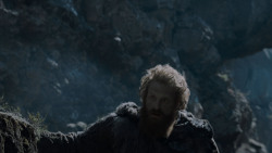 extant_GameOfThrones_4x01-TwoSwords_3181