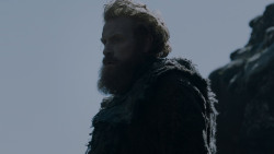 extant_GameOfThrones_4x01-TwoSwords_3274