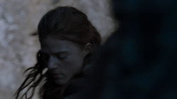 extant_GameOfThrones_4x01-TwoSwords_3276