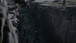 extant_GameOfThrones_4x01-TwoSwords_3286