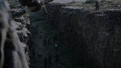 extant_GameOfThrones_4x01-TwoSwords_3296