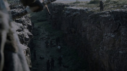 extant_GameOfThrones_4x01-TwoSwords_3298