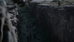 extant_GameOfThrones_4x01-TwoSwords_3300