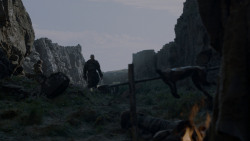 extant_GameOfThrones_4x01-TwoSwords_3302