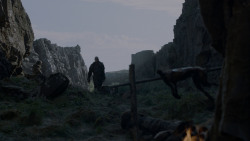 extant_GameOfThrones_4x01-TwoSwords_3303