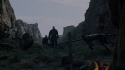 extant_GameOfThrones_4x01-TwoSwords_3307
