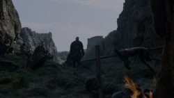 extant_GameOfThrones_4x01-TwoSwords_3308