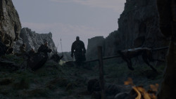 extant_GameOfThrones_4x01-TwoSwords_3309