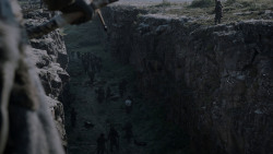 extant_GameOfThrones_4x01-TwoSwords_3318