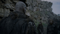 extant_GameOfThrones_4x01-TwoSwords_3324