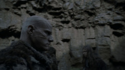 extant_GameOfThrones_4x01-TwoSwords_3330