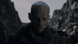 extant_GameOfThrones_4x01-TwoSwords_3345