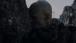 extant_GameOfThrones_4x01-TwoSwords_3347