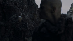 extant_GameOfThrones_4x01-TwoSwords_3348