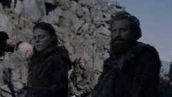 extant_GameOfThrones_4x01-TwoSwords_3355