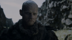 extant_GameOfThrones_4x01-TwoSwords_3363
