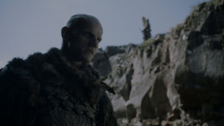 extant_GameOfThrones_4x01-TwoSwords_3380