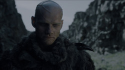 extant_GameOfThrones_4x01-TwoSwords_3386
