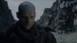 extant_GameOfThrones_4x01-TwoSwords_3390
