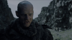 extant_GameOfThrones_4x01-TwoSwords_3392