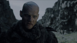 extant_GameOfThrones_4x01-TwoSwords_3394