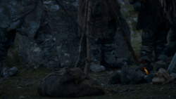 extant_GameOfThrones_4x01-TwoSwords_3402