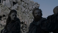 extant_GameOfThrones_4x01-TwoSwords_3409