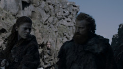 extant_GameOfThrones_4x01-TwoSwords_3413