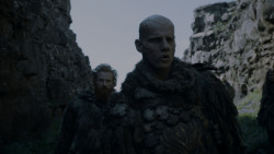 extant_GameOfThrones_4x01-TwoSwords_3417