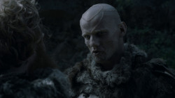 extant_GameOfThrones_4x01-TwoSwords_3448