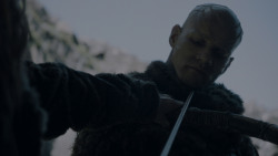 extant_GameOfThrones_4x01-TwoSwords_3465