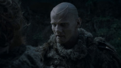 extant_GameOfThrones_4x01-TwoSwords_3484