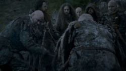 extant_GameOfThrones_4x01-TwoSwords_3489