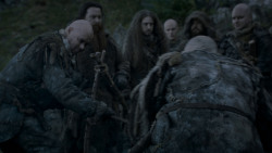 extant_GameOfThrones_4x01-TwoSwords_3490