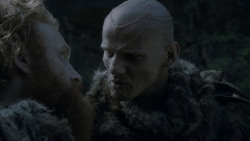 extant_GameOfThrones_4x01-TwoSwords_3506