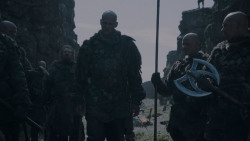 extant_GameOfThrones_4x01-TwoSwords_3517