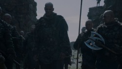 extant_GameOfThrones_4x01-TwoSwords_3520