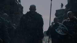 extant_GameOfThrones_4x01-TwoSwords_3523