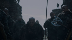extant_GameOfThrones_4x01-TwoSwords_3526