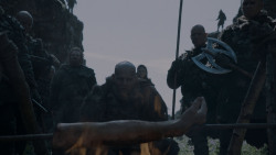 extant_GameOfThrones_4x01-TwoSwords_3529