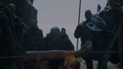 extant_GameOfThrones_4x01-TwoSwords_3532