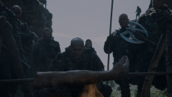 extant_GameOfThrones_4x01-TwoSwords_3533