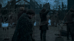 extant_GameOfThrones_4x01-TwoSwords_3555