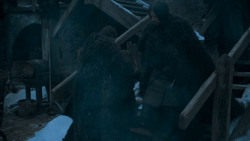 extant_GameOfThrones_4x01-TwoSwords_3563