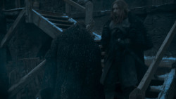 extant_GameOfThrones_4x01-TwoSwords_3565