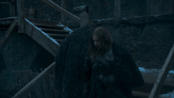 extant_GameOfThrones_4x01-TwoSwords_3566