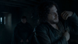 extant_GameOfThrones_4x01-TwoSwords_3596